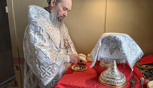 Архиепископ Юстиниан совершил Литургию в Крестовоздвиженском храме Костерева