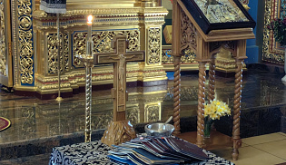 Архиепископ Юстиниан совершил Литургию Преждеосвященных даров в Казанском соборе Элисты 