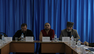 Священнослужители Казанского собора приняли участие в круглом столе по вопросам взаимодействия семьи и образовательной организации
