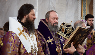 Архиепископ Юстиниан совершил Литургию в кафедральном соборе Волгограда 