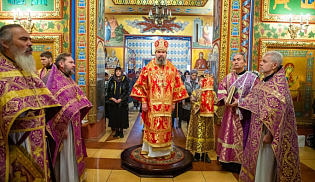 В день памяти 40 мучеников Севастийских архиепископ Юстиниан совершил Литургию в Казанском соборе Элисты 