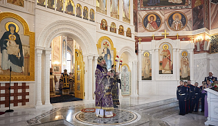 Архиепископ Юстиниан совершил Литургию в кафедральном соборе Волгограда 
